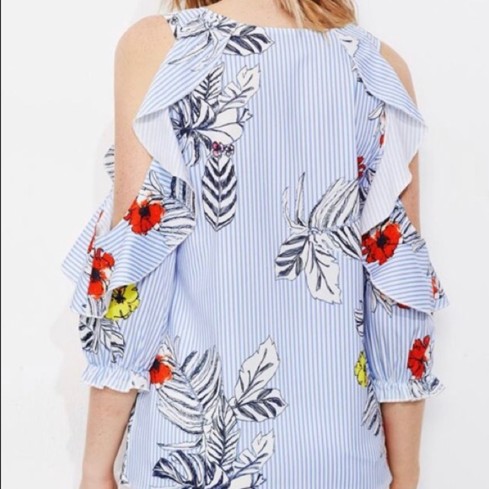 Cold-Shoulder Top Size Small - Picture 2 of 3